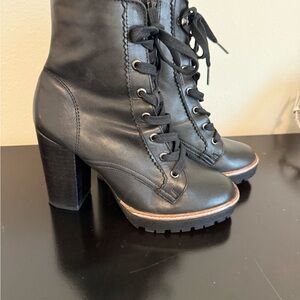 Black LEATHER Lace-Up Women's Boots with chunky heel.